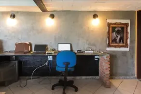 Man Cave Hostel - Image 2
