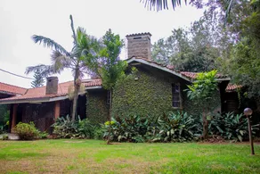 Bush House and Camp - Image 3