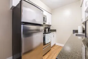 Bright Unit Near Silicon Valley - Washer & Dryer - Image 2
