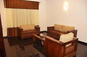 51 Bungalow - Image 2