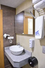 Akitu Hotel - Image 3