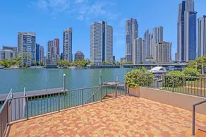 Luxury Waterfront with Outdoor Spa - Image 4