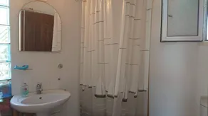 Green Bungalow - Image 4
