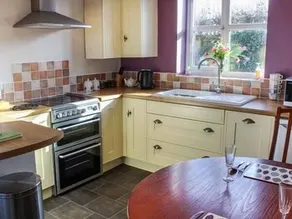 Primrose Cottage - Uk48563 - Image 3