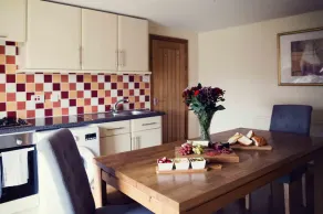 Apartment 25B - Image 3