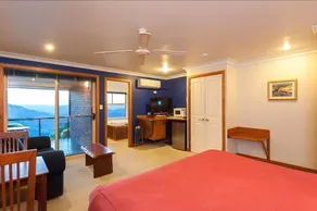 Artisan Spa Views 5 bedrooms 4 bathrooms - Image 3