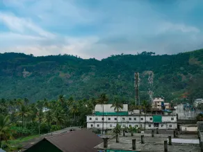 Fathima Residency By OYO Rooms - Image 3