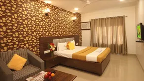 Royal Park Residency - Image 3