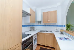Apartment in Nerja near Plaza Cangrejo - Image 3