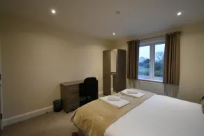 London Heathrow Living Serviced Apartments By Ferndale - Image 4