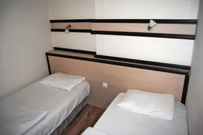 Anzac House Youth Hostel - Image 5