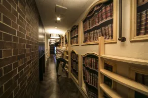 The Wardrobe Hostel Libreria - Image 5
