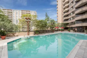 Oakwood Crystal City - Image 5