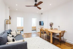 2 Bed Apartment Right on Trafalgar Square - Image 4