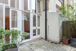 Bright 2 Bedroom Apartment Near Old Street - Image 3