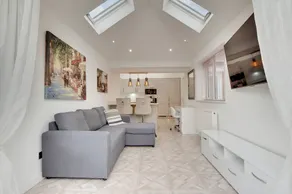 Wonderful Coastal Cottage with Garden - Image 4