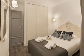 Nextdoor Casanova Barcelona - Image 4