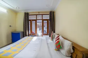 Goroomgo You & Me Nainital Near Mall Road with WIFI - Parking Available - Image 2