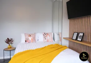 Northway House - Close to M62 and M6 - Image 3