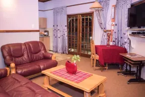 Kleine-Eden Guest House - Image 5