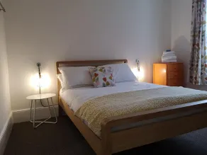 Coastal Escape Sandgate - Image 3