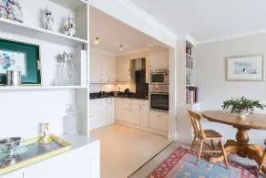 Cosy 1-bed Battersea Riverside Apartment - Image 2