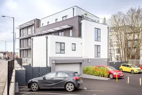Elliot Oliver - Executive 2 Bedroom Garden Apartment - Image 4