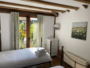 Brundish, Suffolk Barn, 2 Bed Idyllic 6 Acres - Image 3