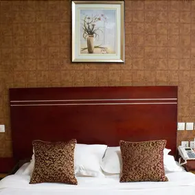 Zhengyang Hot Spring Business Hotel - Image 3