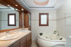 Marevel Villa - Image 4