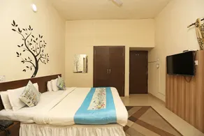 Hotel Platinum House by OYO - Image 2