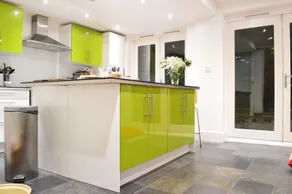 Spacious 2 Bedroom House Close to Notting Hill - Image 4