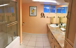 Updated 6-bedroom Home Near Downtown Salt Lake - Image 5