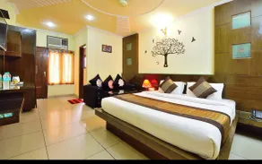Hotel Centra Inn - Image 2