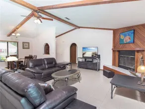 Blue Oasis - Three Bedroom Home - Image 2