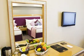 Carlton Hotel - Image 5