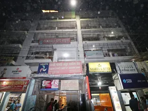 OYO Flagship 26593 Yug Residency BHU Rd - Image 3