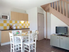 Semi-detached home 500 m. from the center of Colombiers - Image 2