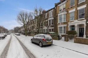 Stunning Spacious 3BD House With Garden - Sleeps 6 - Image 5