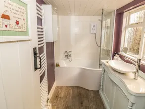 Chapel Cottage - Image 2
