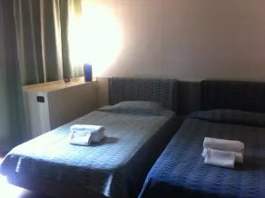 Town & Country Guest House B&B - Image 3