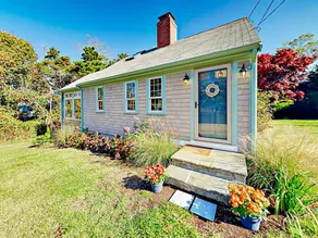 3br On Private Half-acre, Near Beach 3 Bedroom Home - Image 4