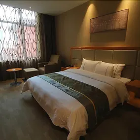 Huangcheng Crystal Hotel - Image 4