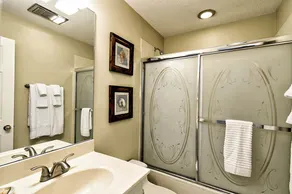 Point of View 3 Bedroom Holiday Home - Image 2