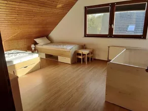 Charming 3- Bed Apartment in City Celle - Image 3