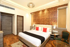 Arista Hotel by OYO Rooms - Image 3