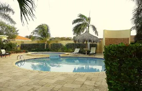 Gold Coast Luxurious And Stylish Condo - Image 5