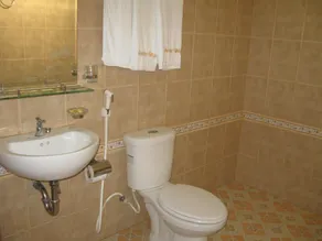 Sunrise Village Hotel - Image 4