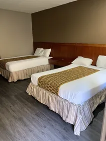 La Casa Inn - Image 2