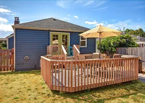 Alki Beach House Home - Image 2